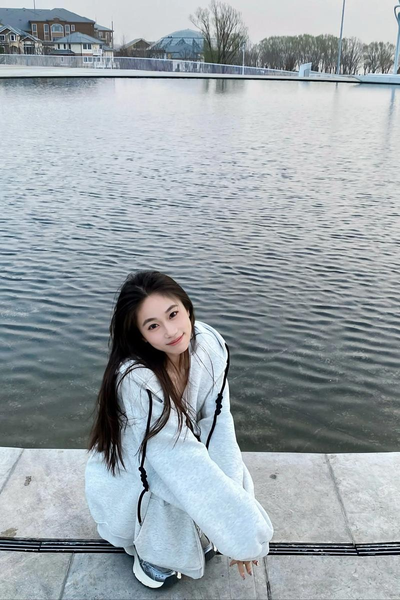 在亡夫遗像前被亲戚侵犯的情节高清影视平台