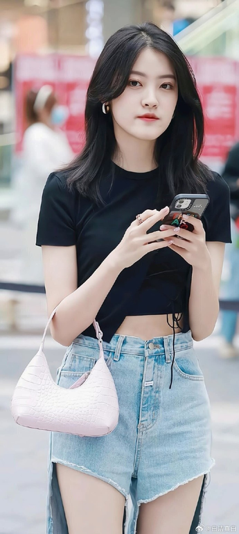 在亡夫遗像前被亲戚侵犯电影安装界面